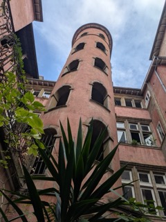 Photos taken from local organizing team - Vieux Lyon Visit - ICPR 2026 25